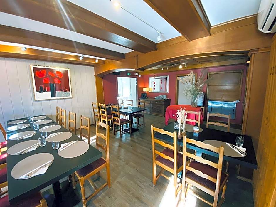 Logis Hôtel Restaurant Au Lion Rouge