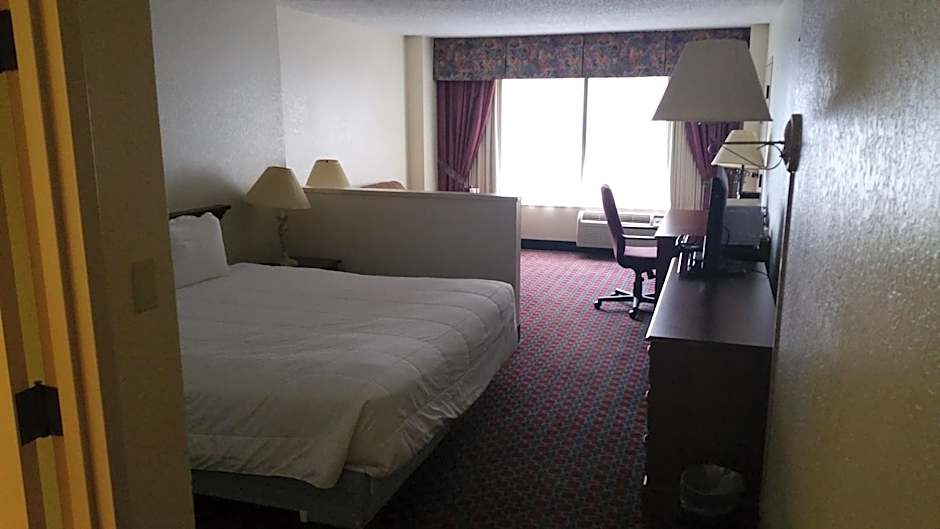 Imperial Swan Hotel & Suites – Lakeland, FL