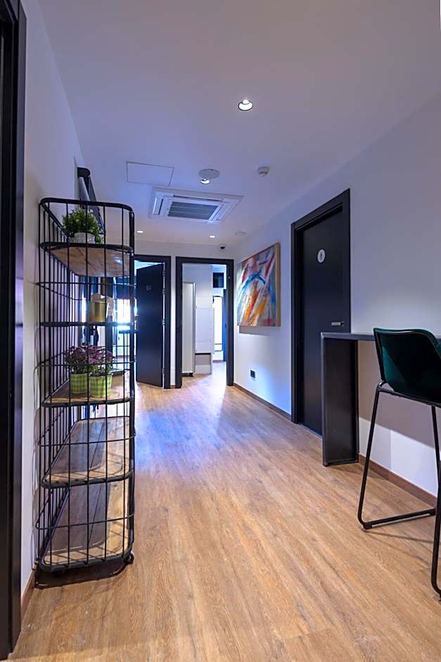 Airhostel Barcelona Airport 24h