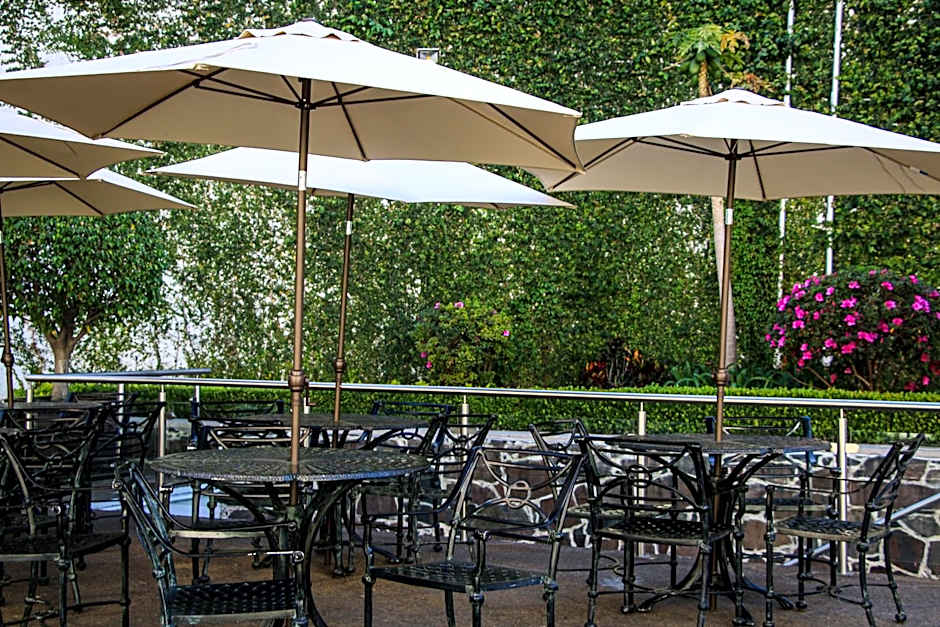 Country Hotel & Suites