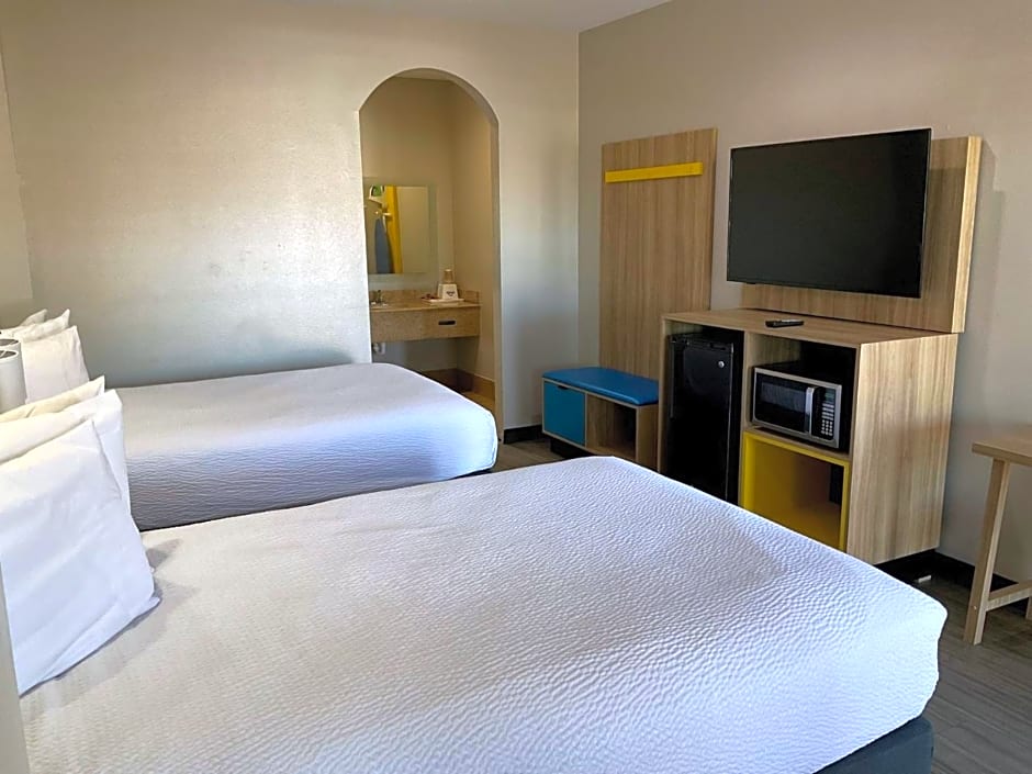 Days Inn by Wyndham Humble/Houston Intercontinental Airport