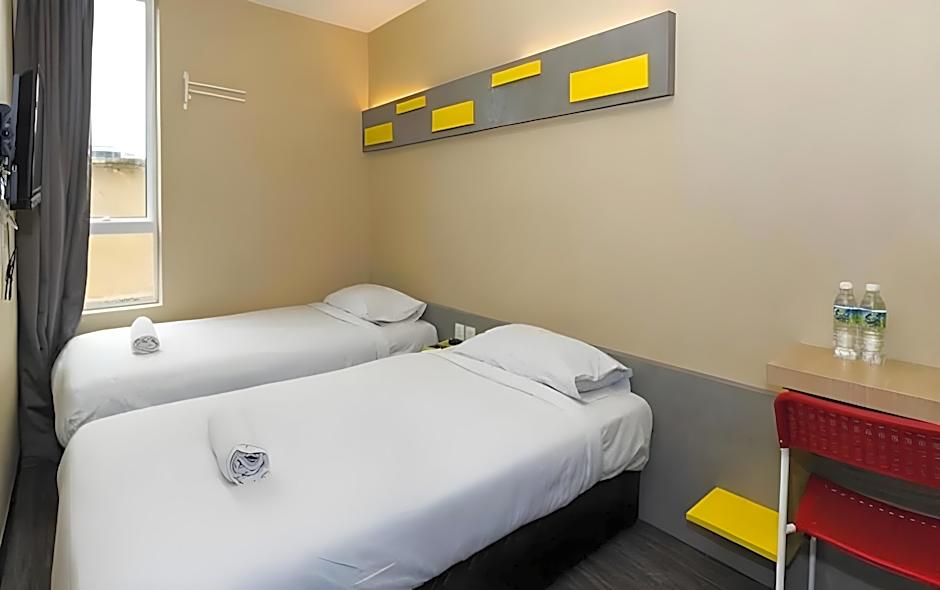 Smile Hotel Danau Kota