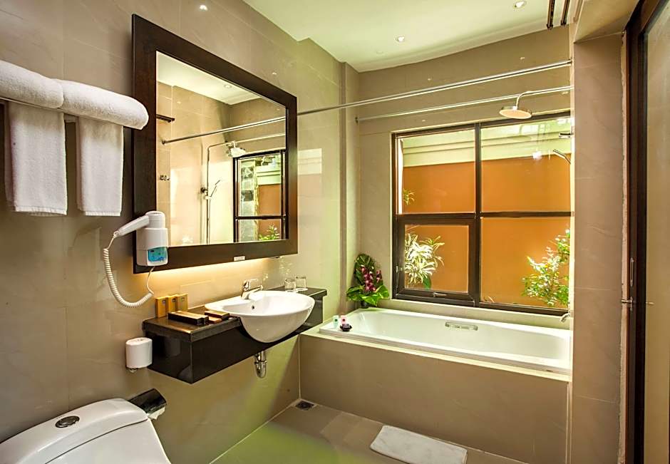 Photo 1 of 4 of Deluxe 2 Twin Beds, Bathtub, Smoking