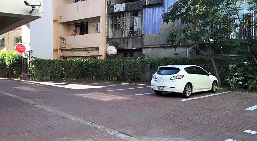 The Riverside Hotel & Motel