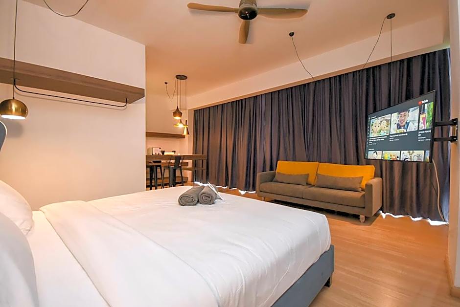 Cube 8teens Boutique Suite by Nest Home