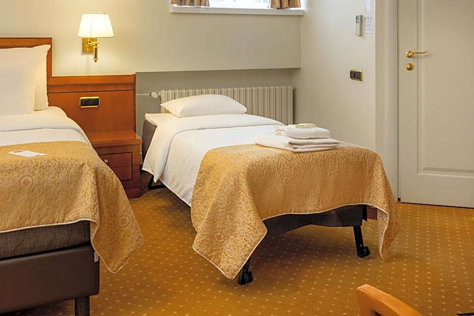 My City Hotel
