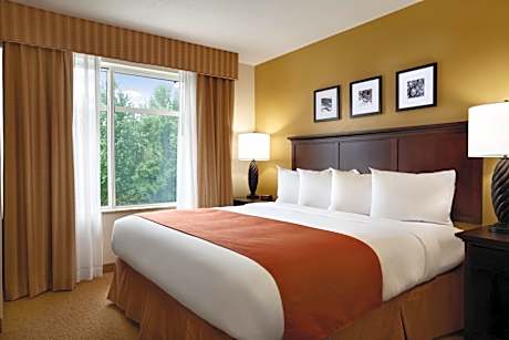 King Suite with Sofa Bed - Disability Access