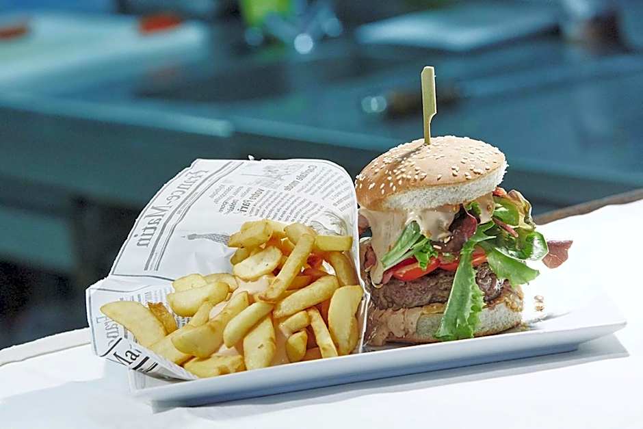 Kyriad Prestige Lyon Est - Saint Priest Eurexpo