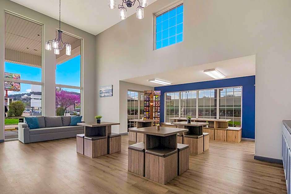 Econo Lodge Branson Theater District