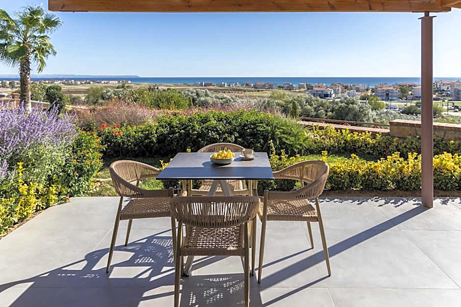 Akrolithos Luxury Suites & Spa