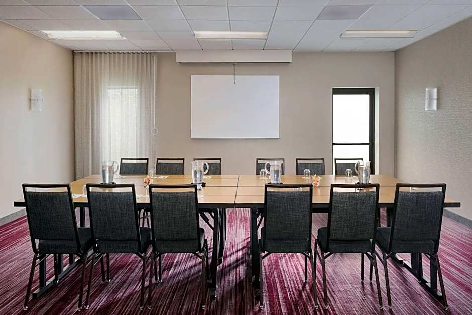 Fairfield by Marriott Inn & Suites Stoughton
