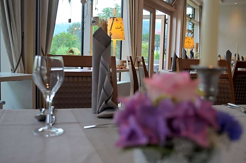 Hotel & Restaurant Kronenhof am Weser-Radweg