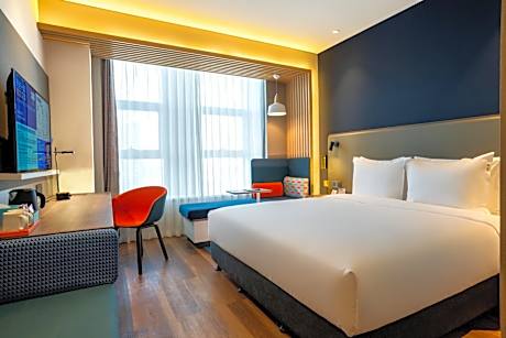 Standard King Room with City View