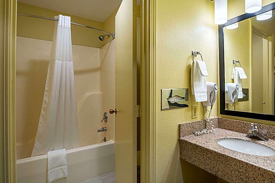 Quality Inn & Suites Greensburg I-74