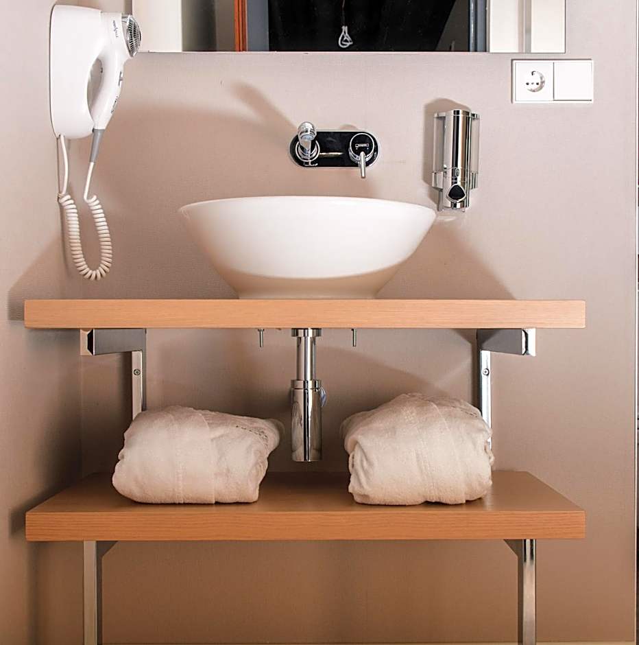 Amadi Panorama Hotel