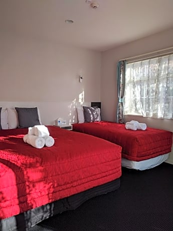 Deluxe Two-Bedroom Apartment