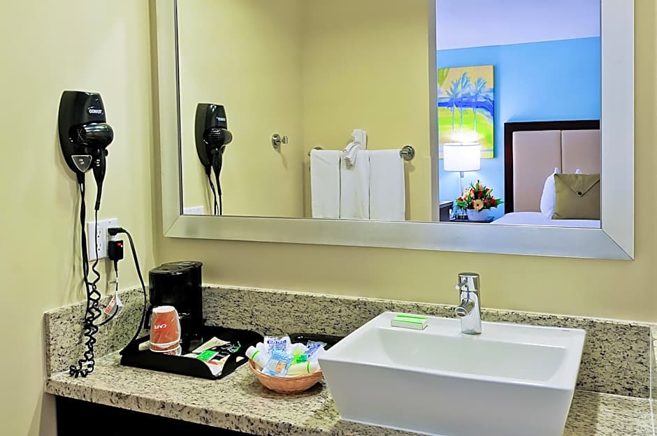 Silver Palms Inn