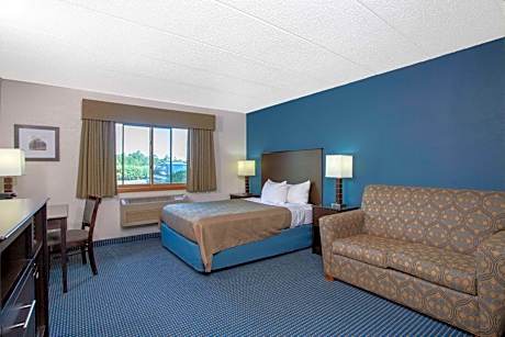 Queen Room - Mobility Access/Non-Smoking