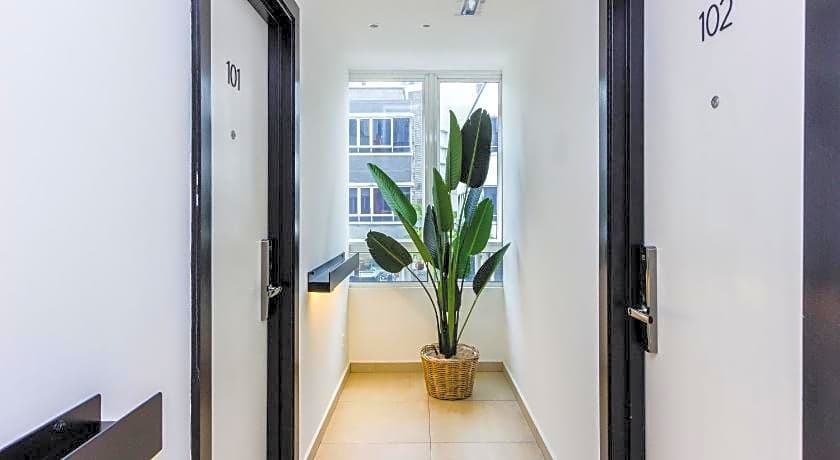 Z Hotel Ara Damansara, LRT, Mall, Airport