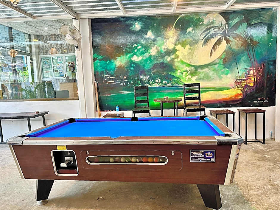 Eclipse Hostel and Bar