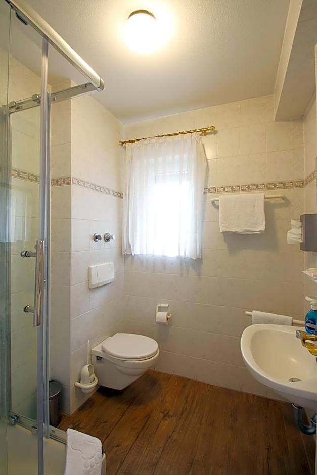 Hotel-Dörfler Garni