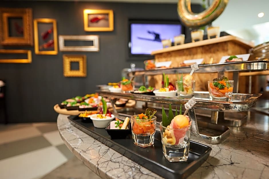 Narai Hotel (SHA Extra Plus)