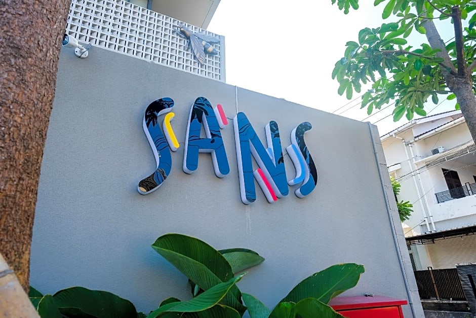 Sans Hotel RG Living Jogja by RedDoorz