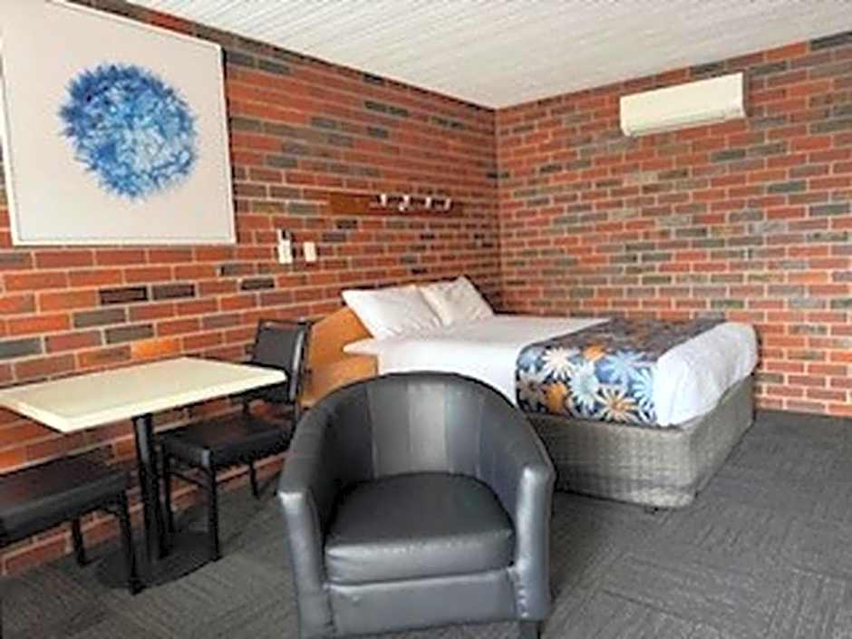 Town House Motor Inn