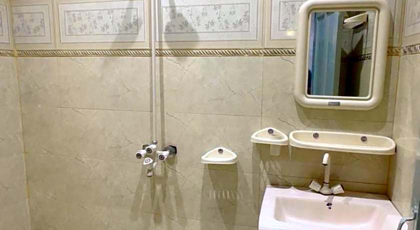 Hotel Sareena Residence