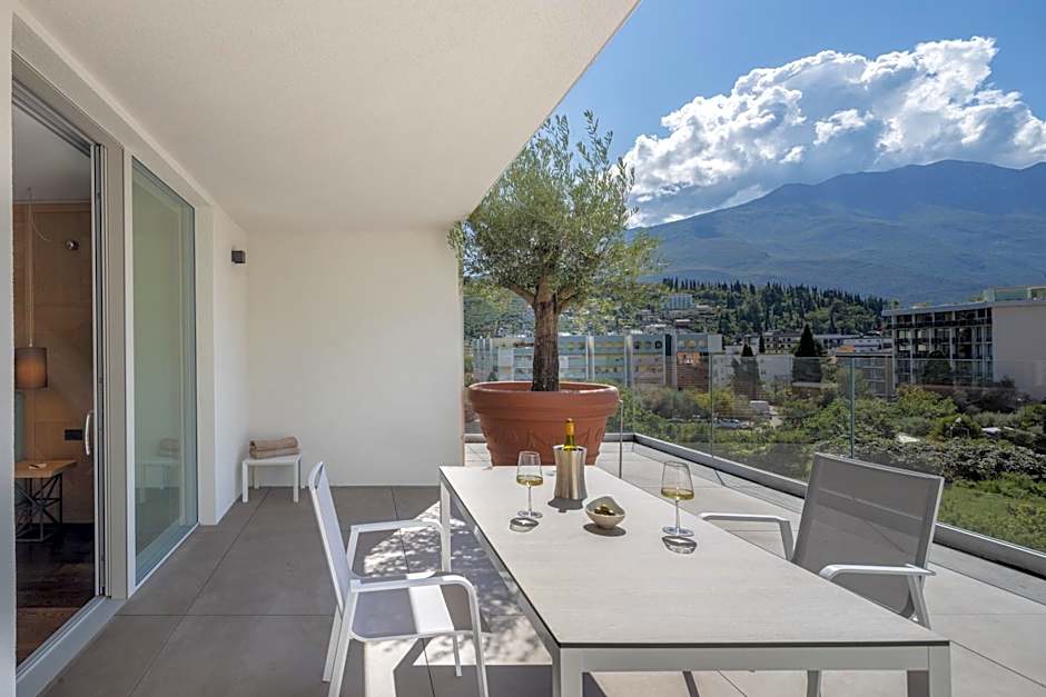 Aris Apartments & Sky Pool - Tonelli Hotels - Adult Friendly