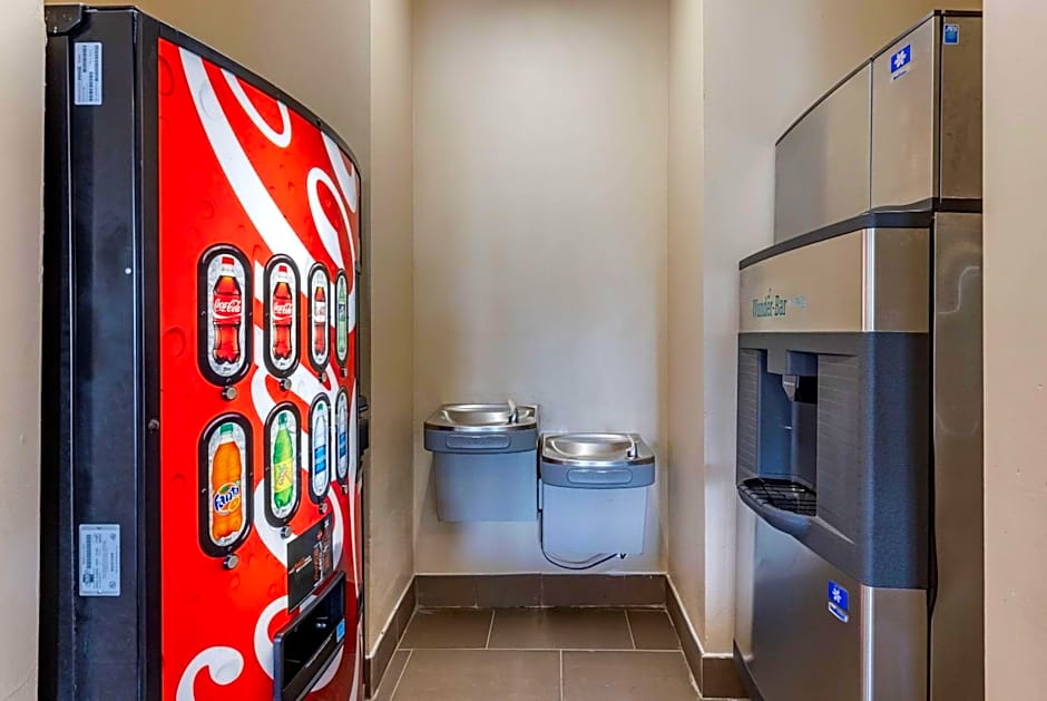 Comfort Inn & Suites Greenville I-70