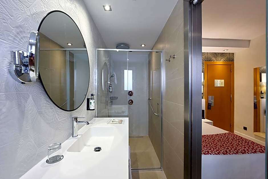 Catalonia Castellnou Hotel