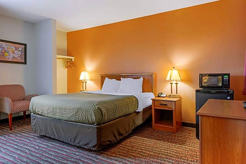 Photo 1 of 5 of 1 Queen Bed, Lake View