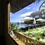 De Sapphire Cliff Villa by Danapati