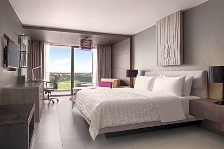 Grand Deluxe King Room with Balcony and Golf View