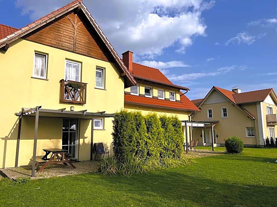 ApartamentyKudowa - Willa Pod Dębami z ogrodem i parkingiem,