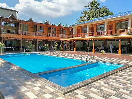 Holiday N Holiday Beach Resort And Spa