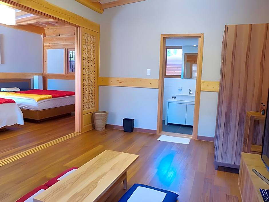 Hwangnamkwan Hanok Guesthouse