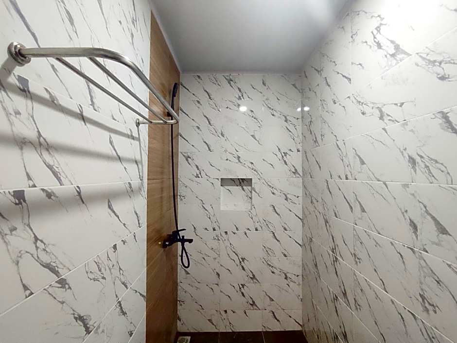 RedDoorz Near Simpang Lima Semarang