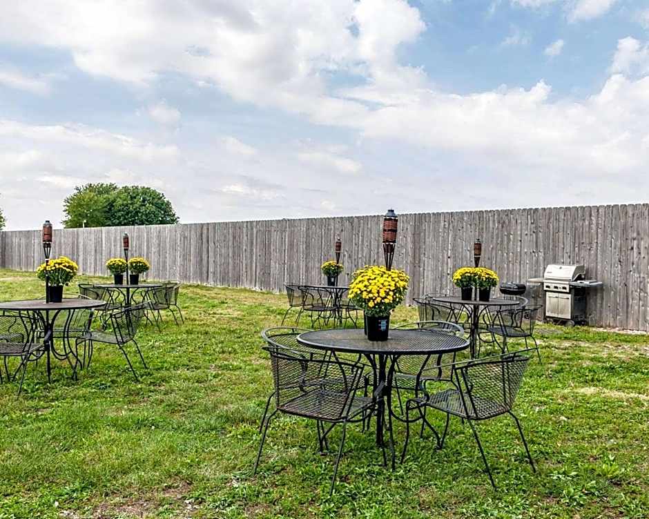 Quality Inn & Suites Mattoon South