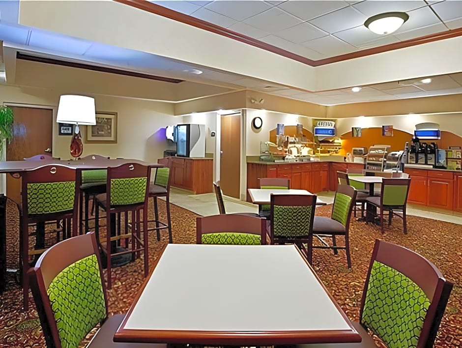 Holiday Inn Express Hotel & Suites Dayton-Huber Heights By IHG