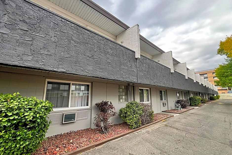 Econo Lodge Motel Village