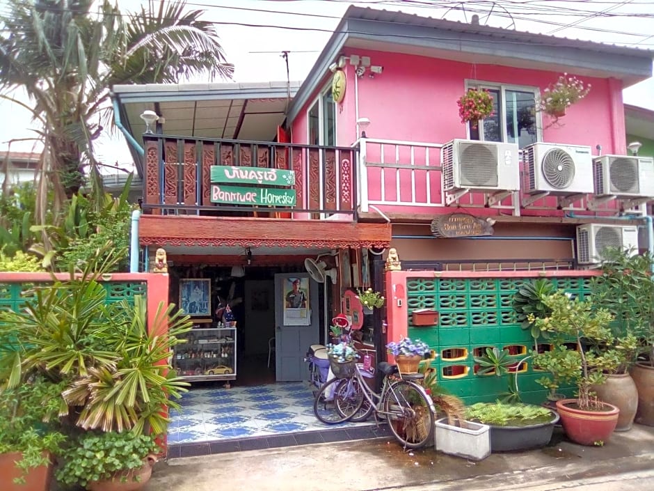 Ban Kru Ae mixed dorm