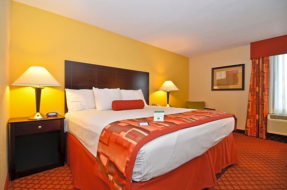 Best Western Plus Parkway Hotel