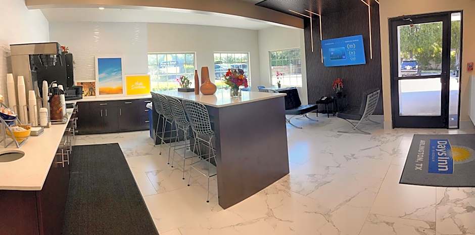 Days Inn by Wyndham Arlington