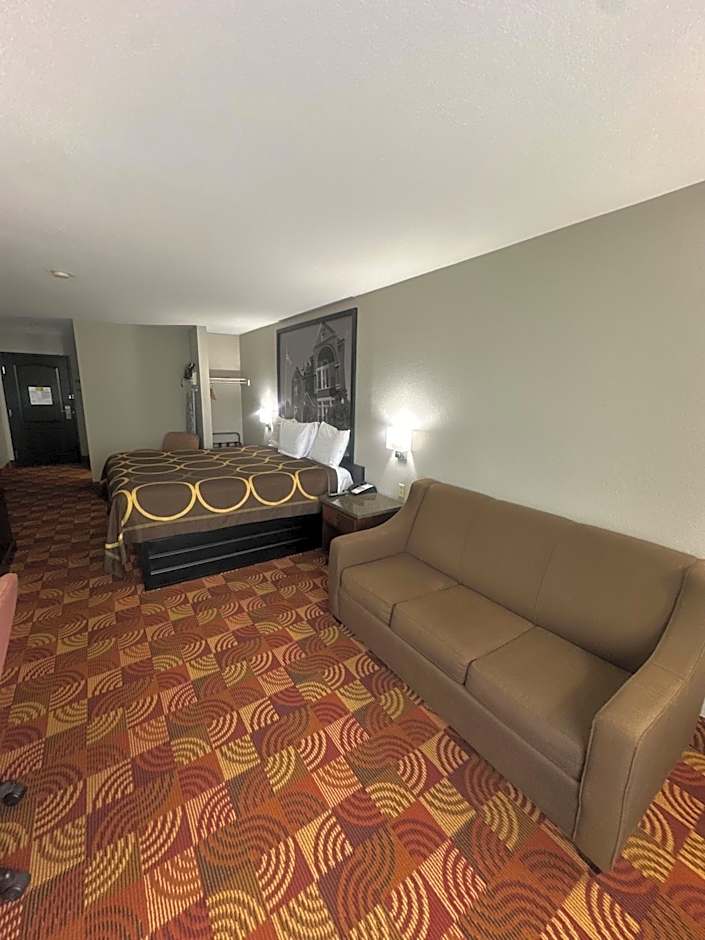 Photo 1 of 5 of Deluxe 1 King Bed