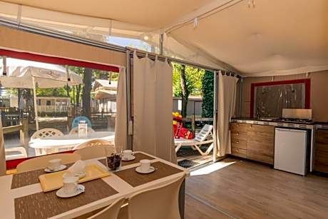 Tent Lodge - Capacity 5 (pet allowed with extra fee)