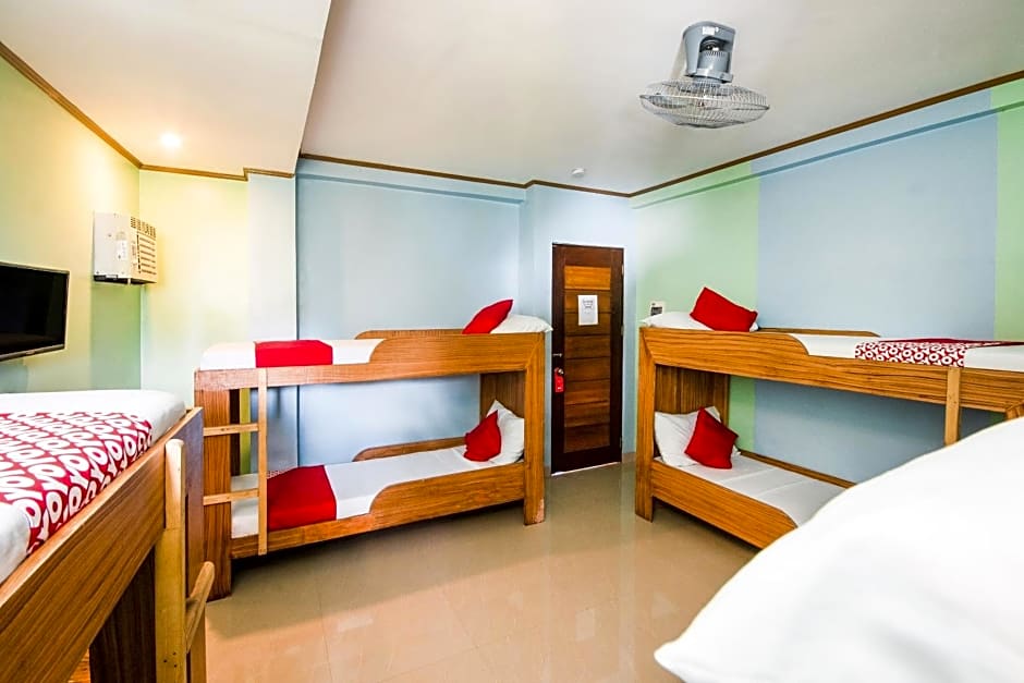 Photo 1 of 7 of 8-Bed Mixed Dormitory Room