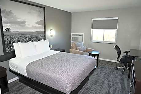 Queen Room - Non-Smoking