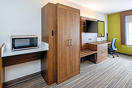 Standard King Room with Mobility Accessible Roll-In Shower